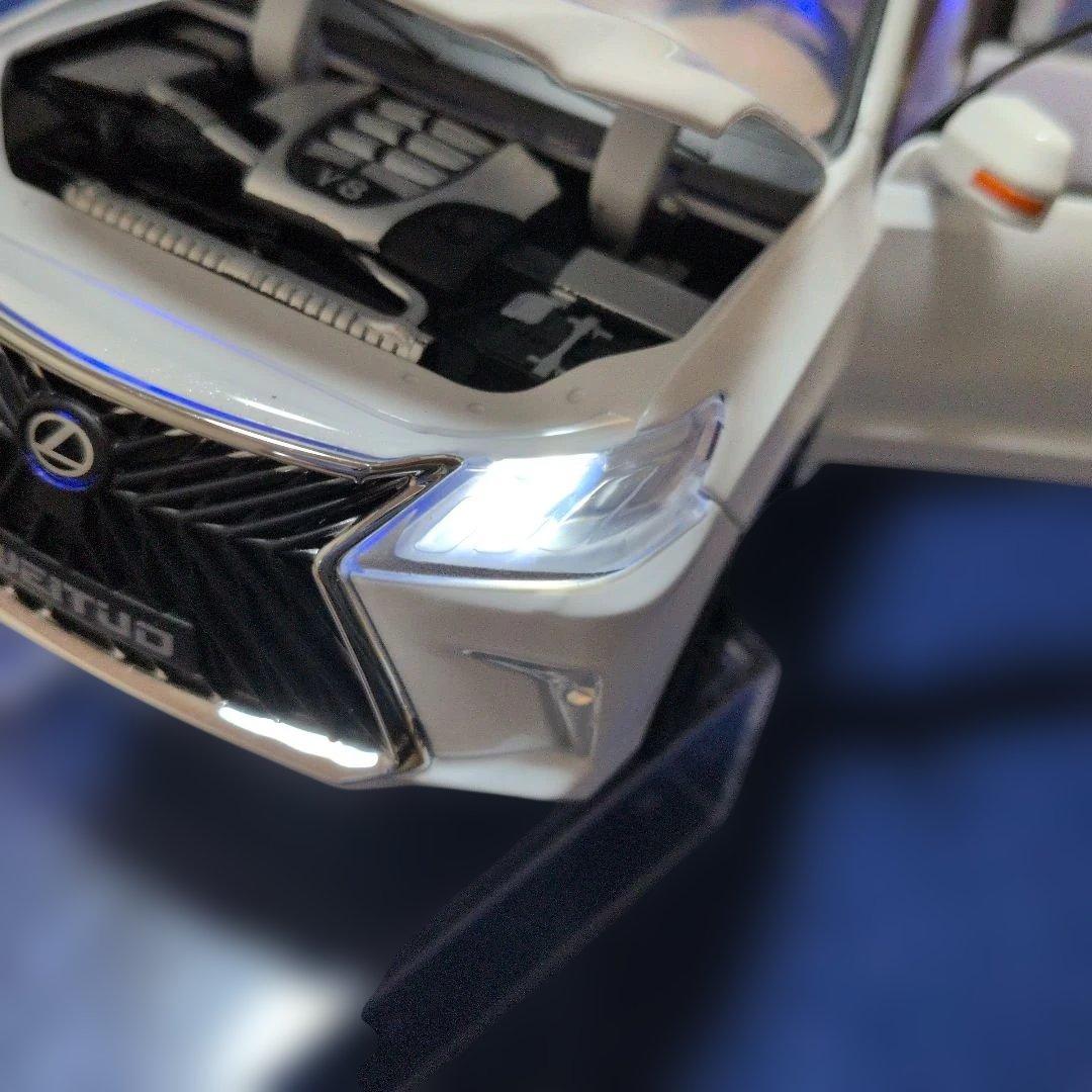 LEXUS LX570 1/18 ダイキャストモデル