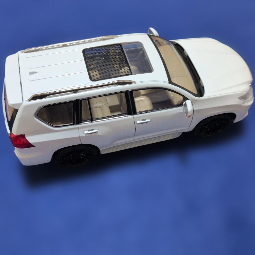 LEXUS LX570 1/18 ダイキャストモデル
