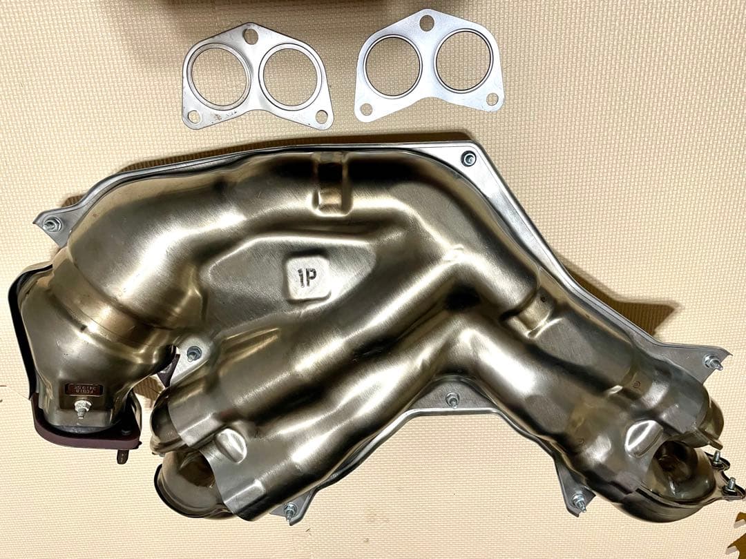 BRZ zd8 純正 エキゾーストマニホールド ガスケット付き