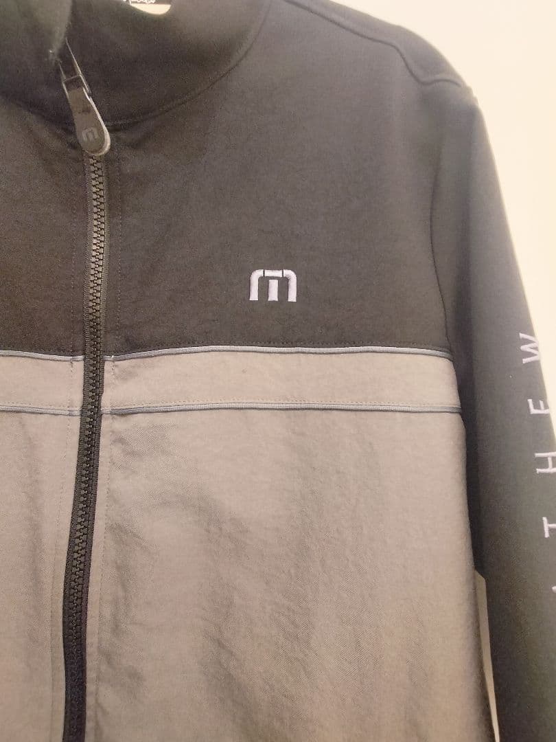 かべ様より依頼価格☆TRAVIS MATHEW ジップアップジャケット ブラック