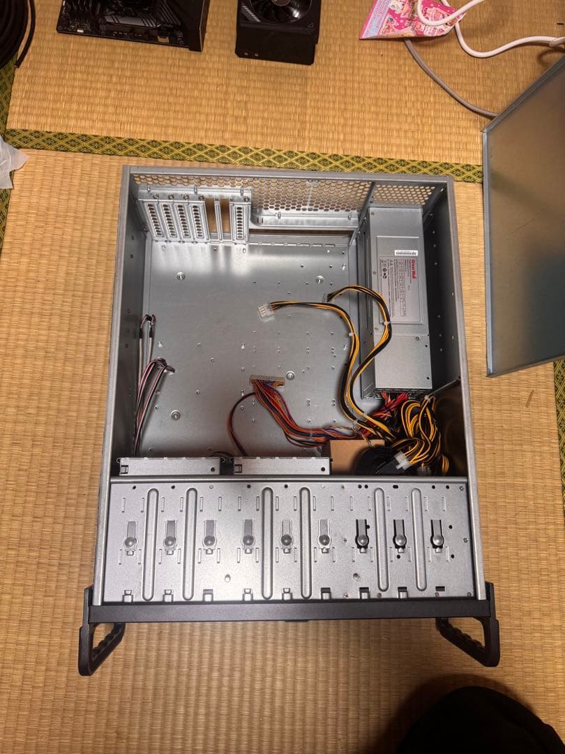 PCケース　サーバー用　ケースのみ×1 ラストです
