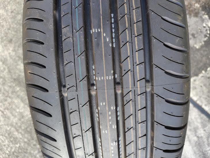 新車外し 2025年製 EC300＋ 215/60R17 2本②