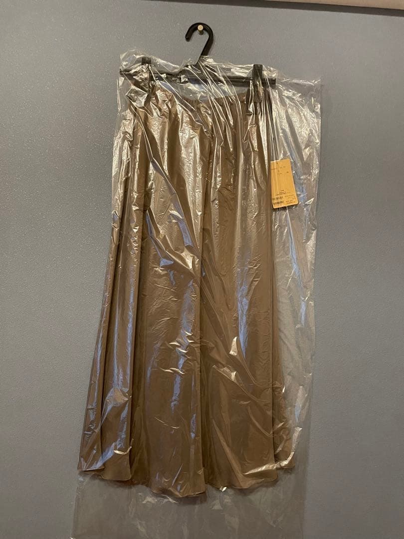 新品　ビアズリー　バックテールスカート カーキ