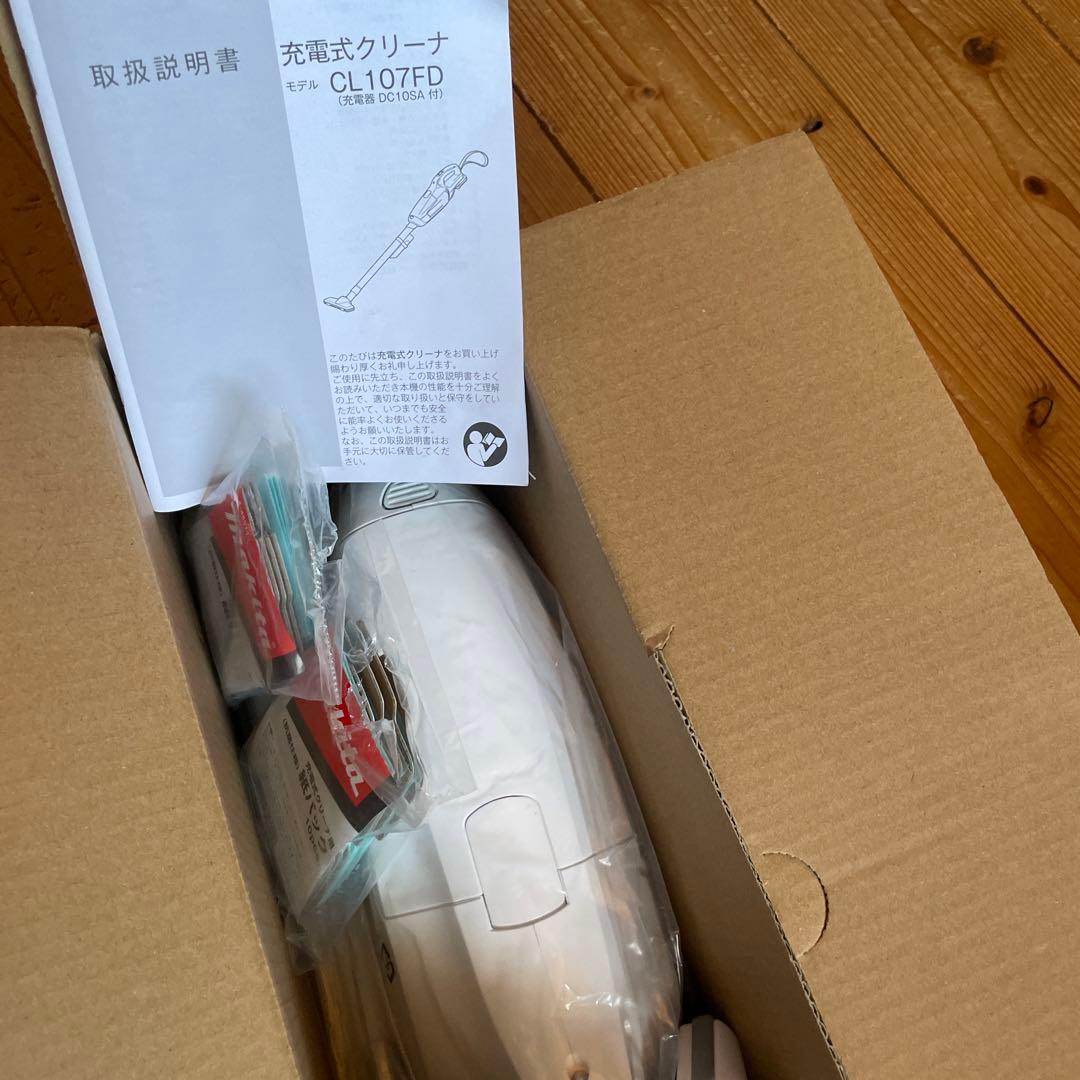 マキタ CL107FD SHW充電式クリーナー 掃除機とても美品です