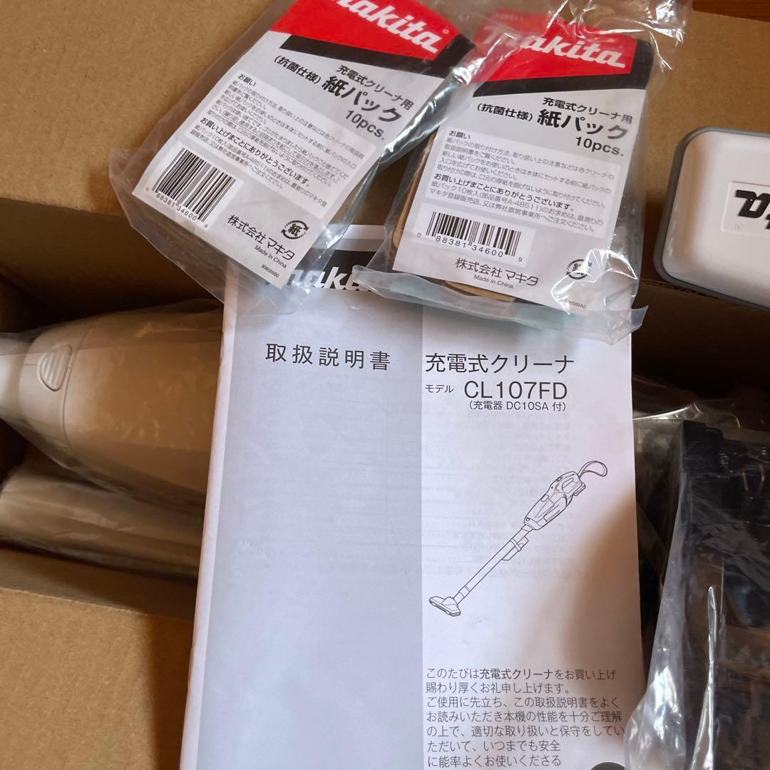 マキタ CL107FD SHW充電式クリーナー 掃除機とても美品です