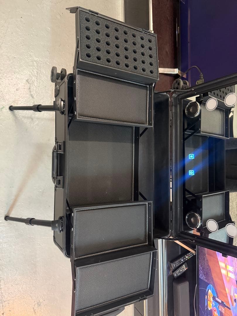 プロ用メイクボックス　ドレッサー　スーツケース　スピーカー付