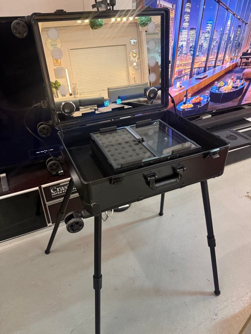 プロ用メイクボックス　ドレッサー　スーツケース　スピーカー付