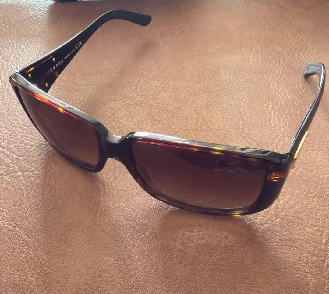 【新品未使用】PRADA トライアングルロゴ サングラス　即納