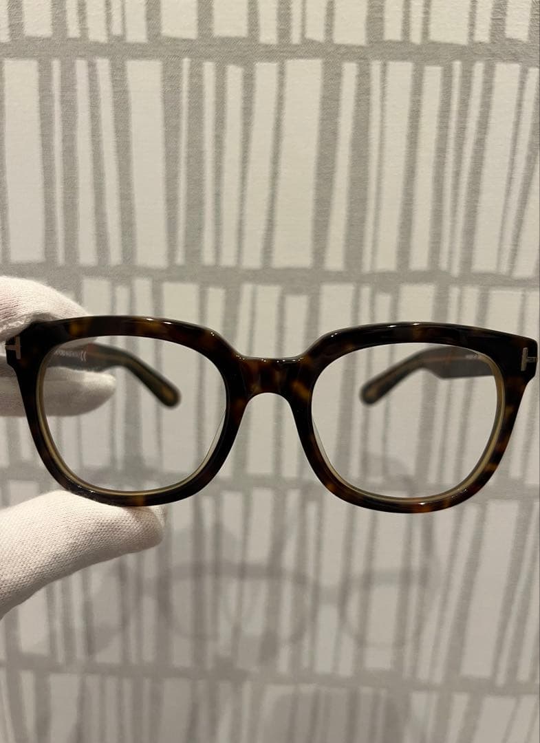 TOM FORD TF5221 グレイ系調光レンズ