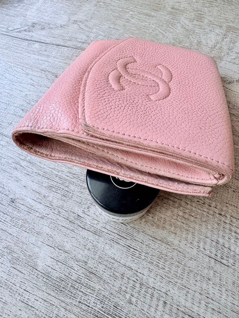 CHANEL 二つ折り財布 ピンク キャビアスキン