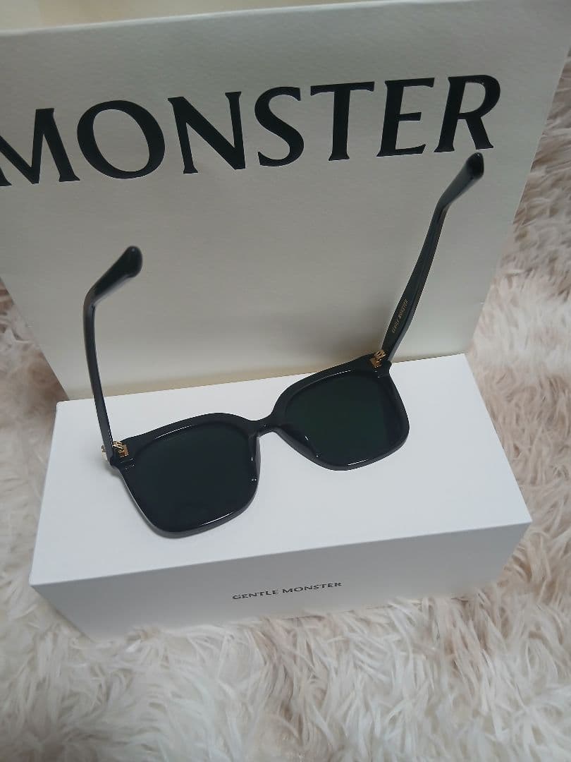 Gentle Monster New Her 01 ジェントルモンスター