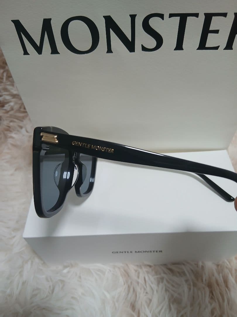 Gentle Monster New Her 01 ジェントルモンスター