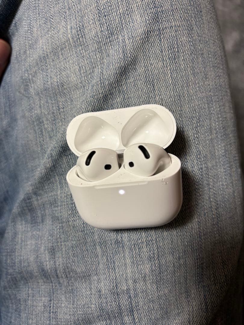 AirPods4本体 充電ケース付き