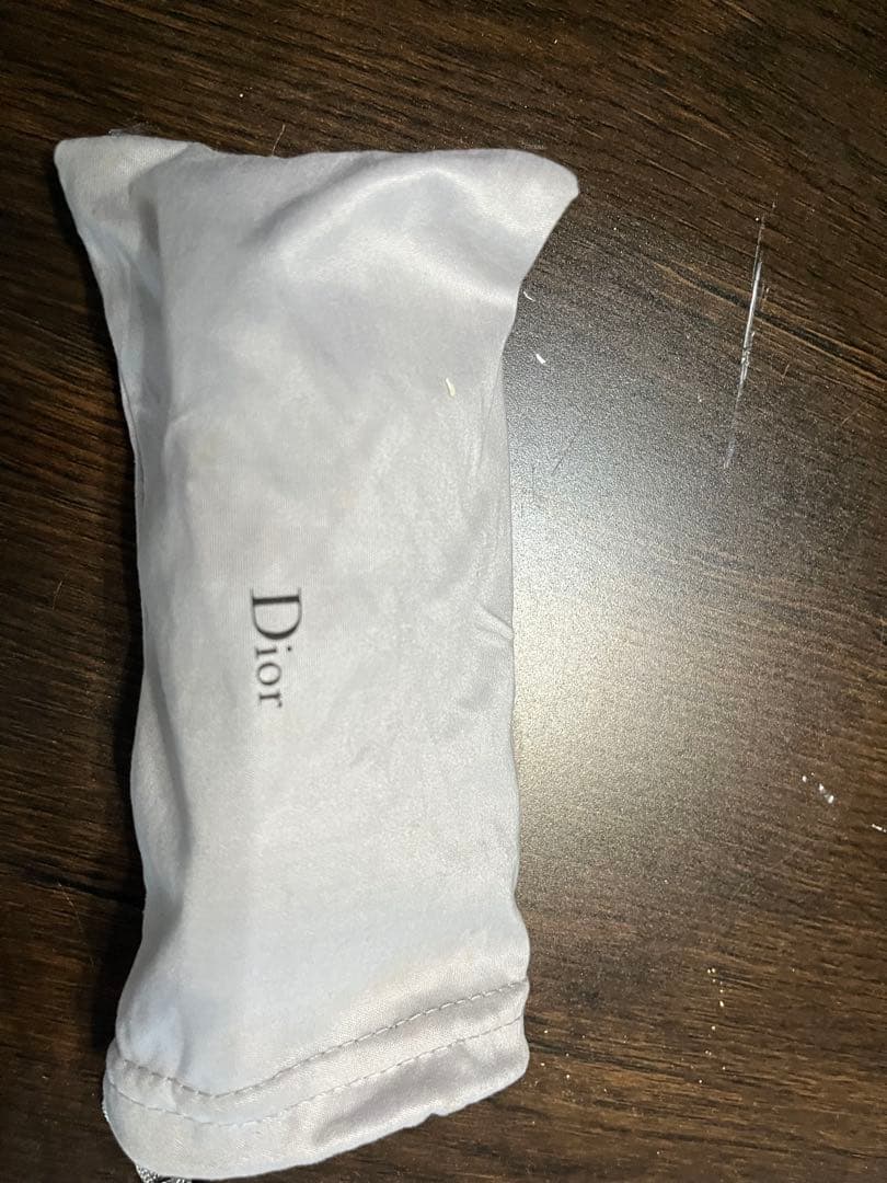 Dior ブラックラウンドサングラス