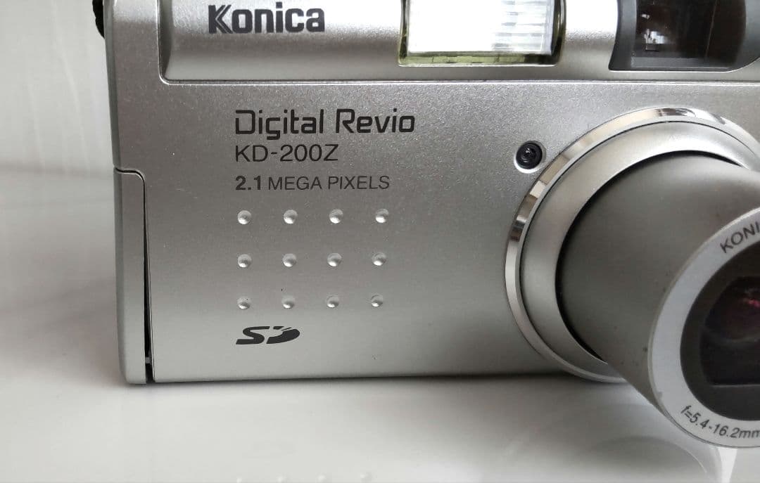 【美品】デジカメ Konica Digital Revio KD-200Z