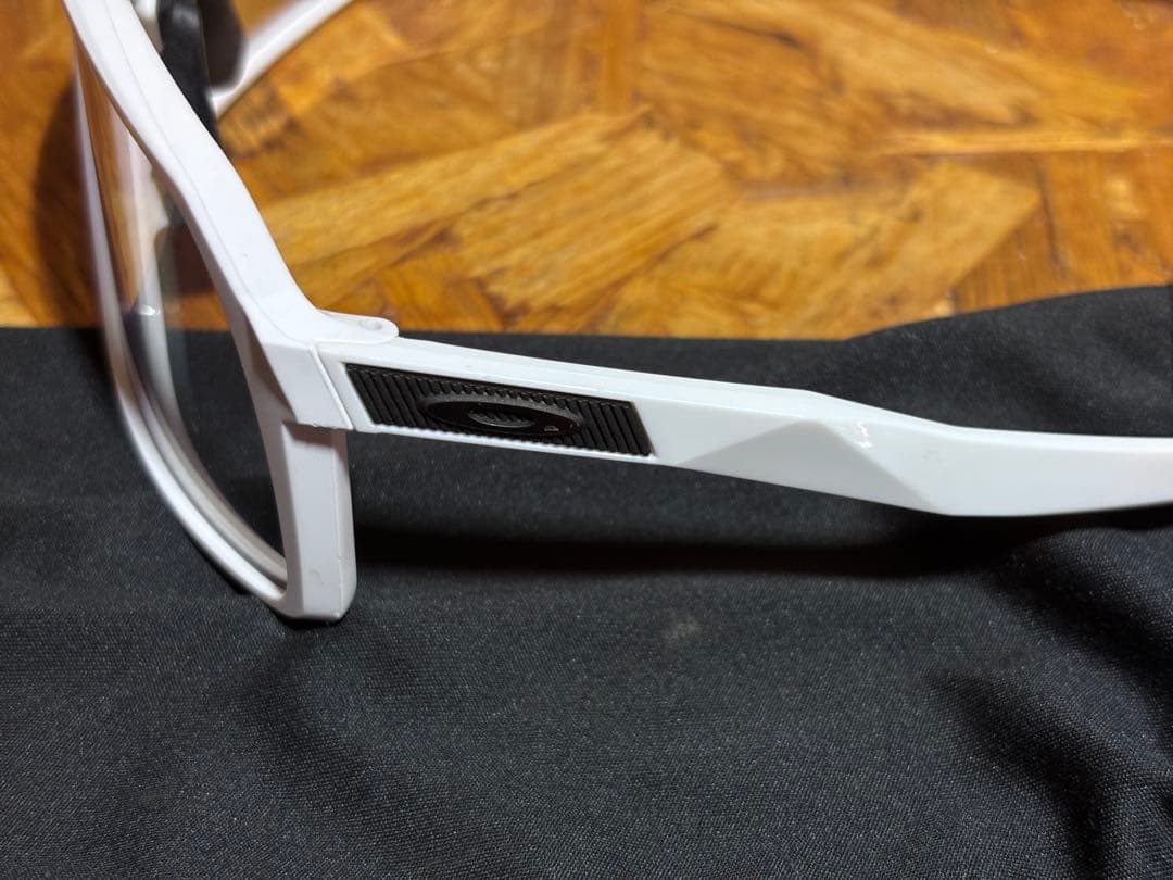 OAKLEY SUTRO ホワイト クリアレンズ 中古