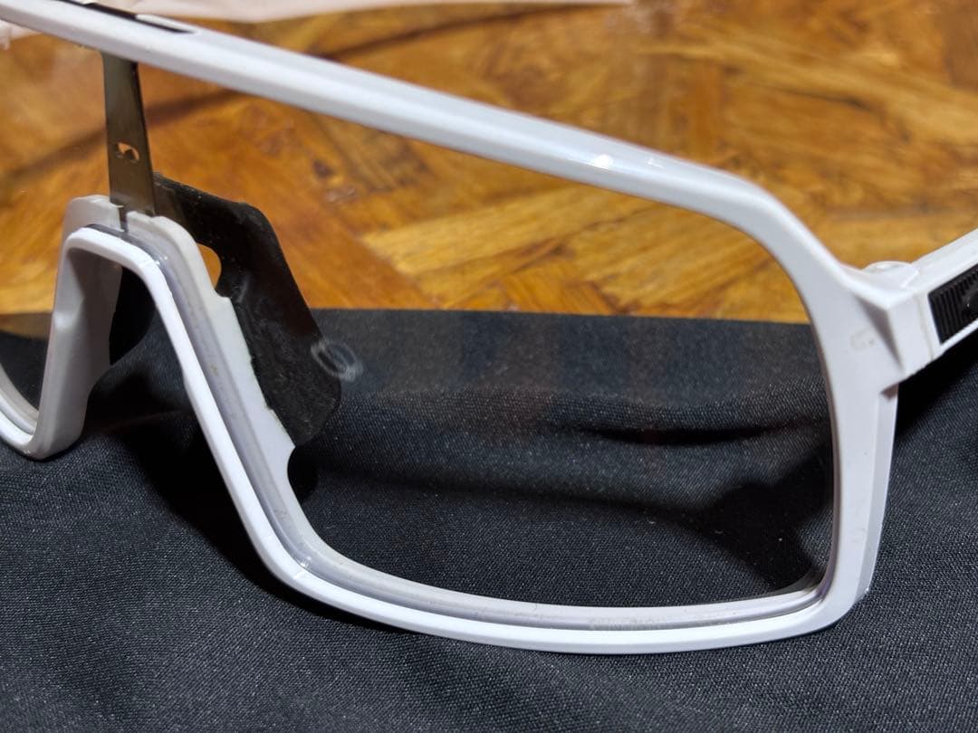 OAKLEY SUTRO ホワイト クリアレンズ 中古
