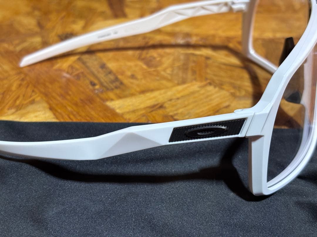 OAKLEY SUTRO ホワイト クリアレンズ 中古