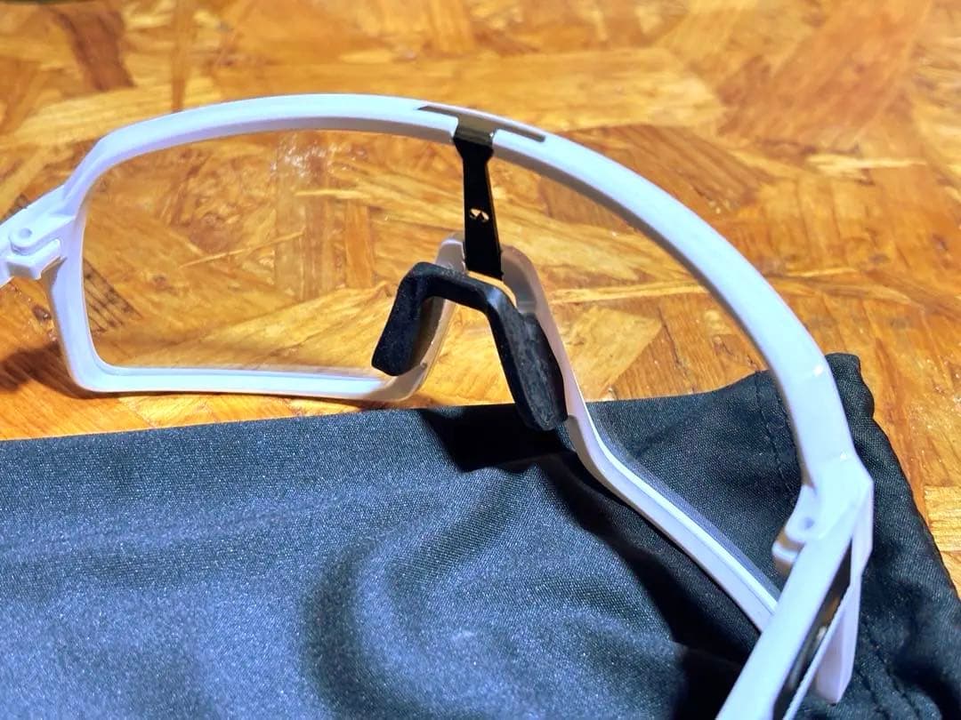OAKLEY SUTRO ホワイト クリアレンズ 中古