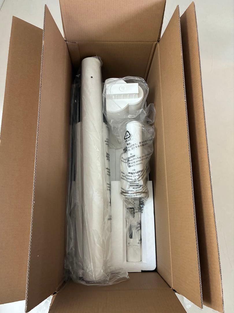 ★値下げ中★ V500コードレス掃除機　自動ゴミ収集 多機能ブラシ