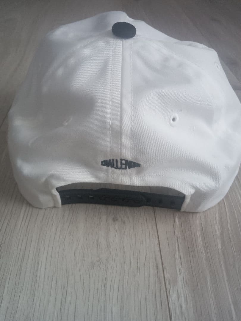 CHALLENGER　NOISE CAP　WHITE☓BLACK