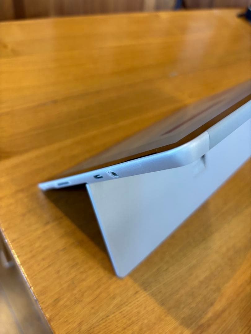 ジャンクSurface Go 3 メモリ8G SSD128G 8VA-00015