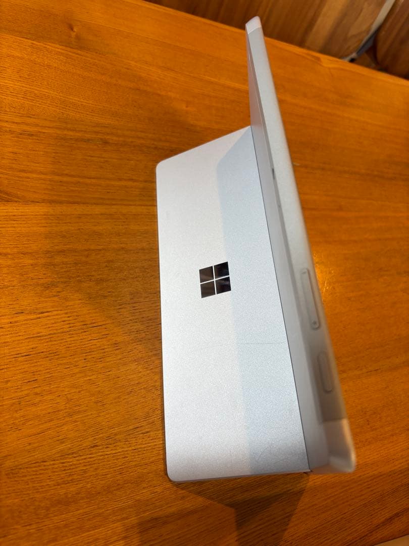 ジャンクSurface Go 3 メモリ8G SSD128G 8VA-00015