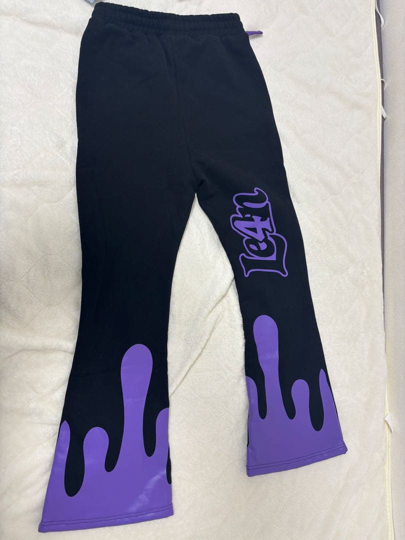 Le4n 黒紫フレアパンツ