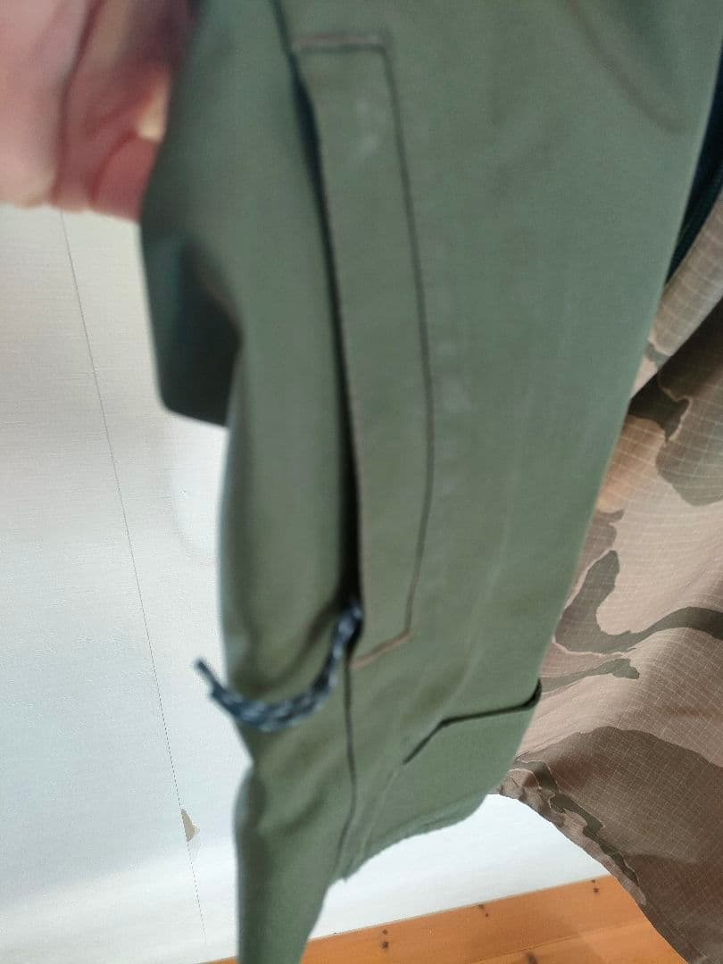 BURTON ゴアテックス スノボジャケット オリーブM（US）L（JP）サイズ