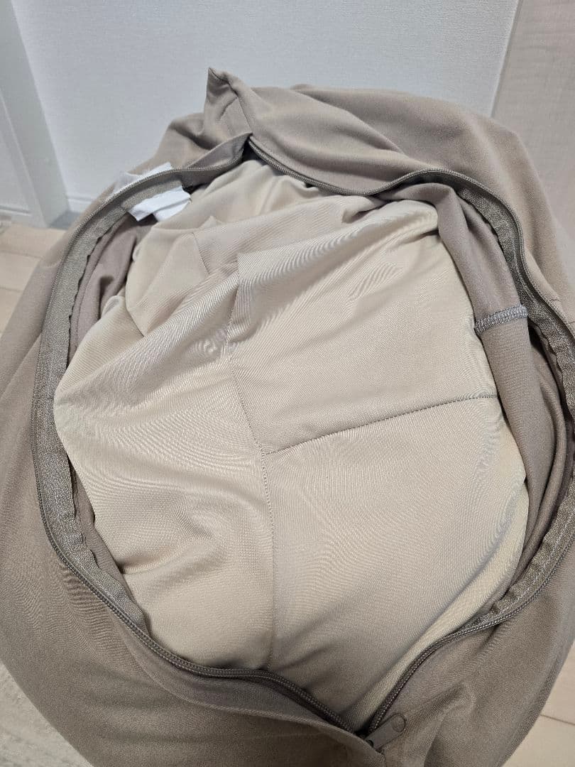 【出品3/7まで】Yogibo ピラミッド ライトグレー ビーズクッション