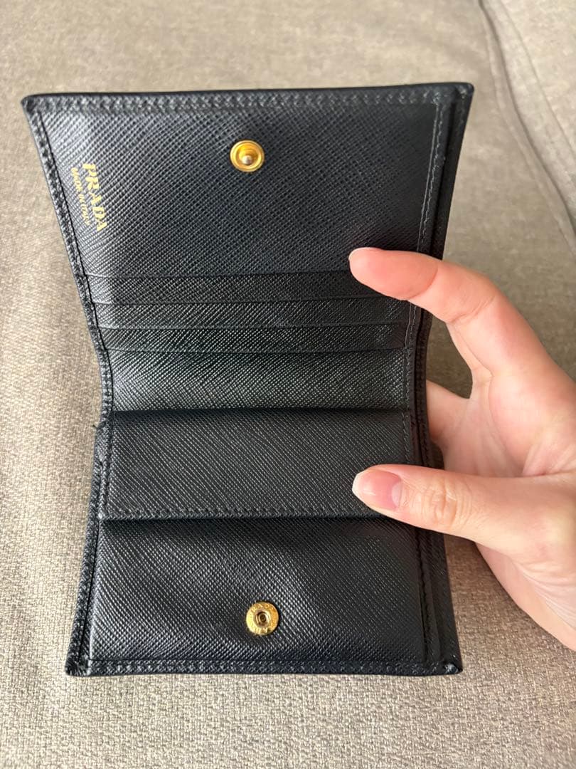 PRADA 二つ折り財布 ブラック