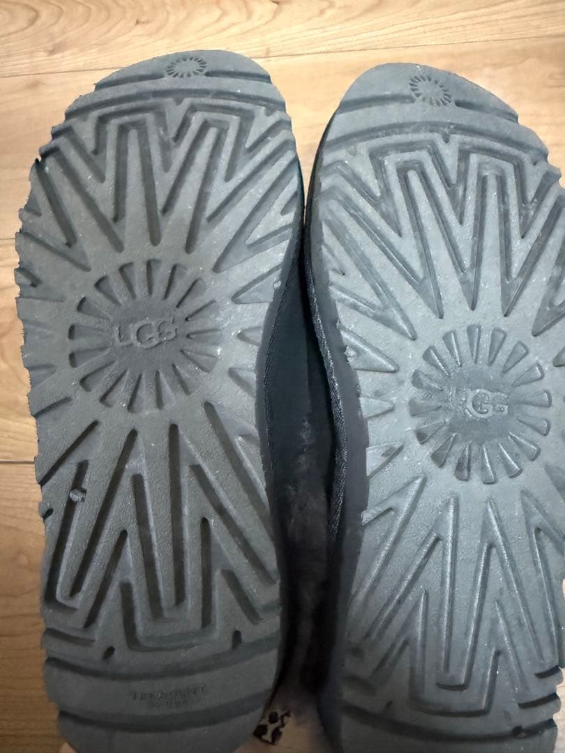 UGG クラゲット　ムートン　ルームシューズ　黒/グレー　23cm
