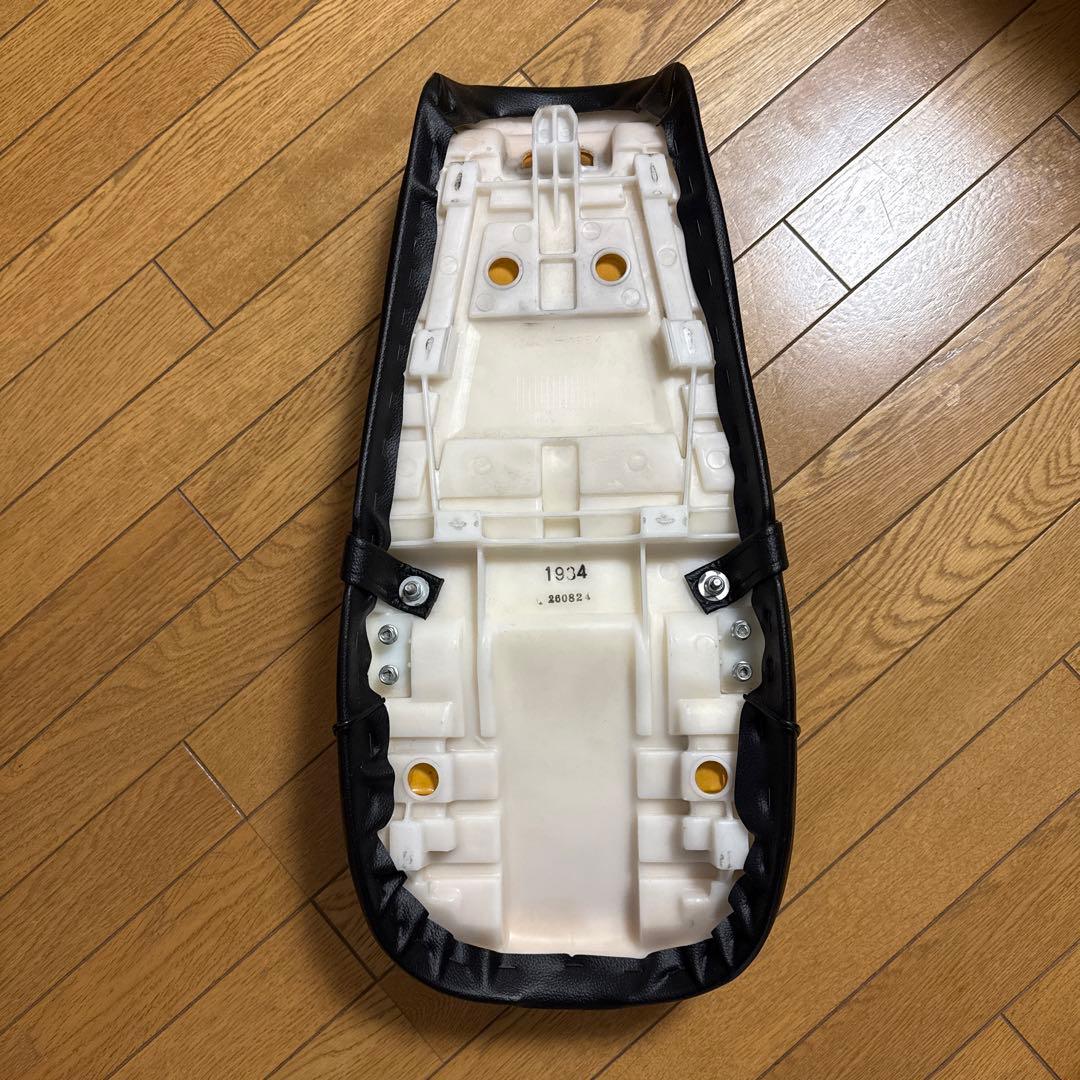 250tr 純正シート