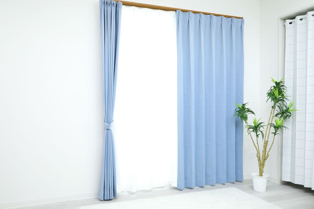 タマノ　1級遮光防炎カーテン　BL 130㎝×120㎝　2枚