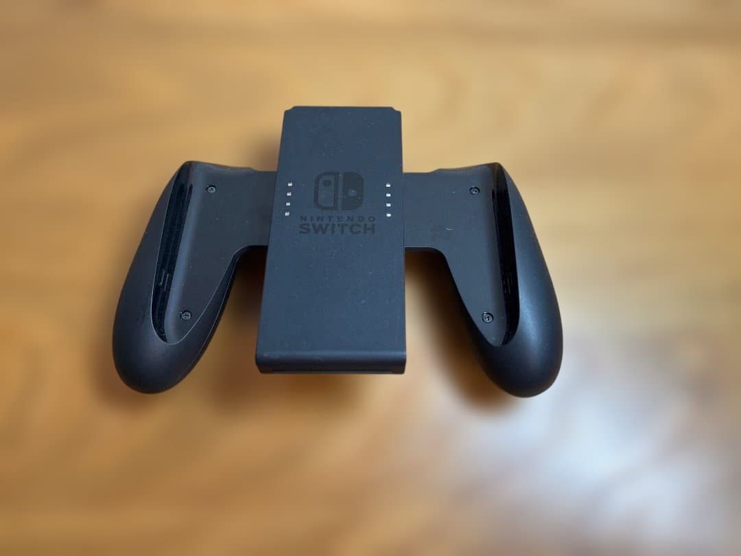 Nintendo Switch本体　青赤美品　Joy-Conドック充電器　使用少