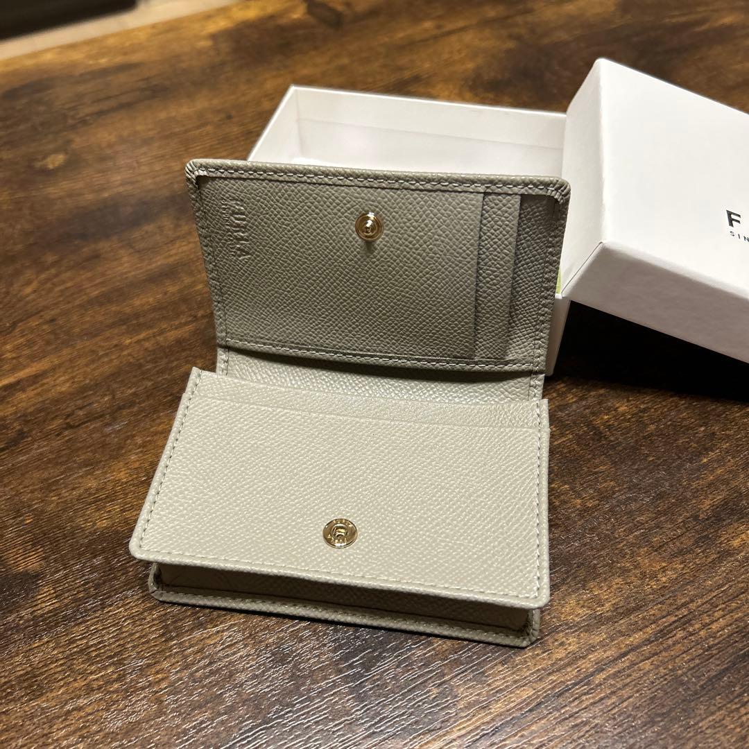 値下げ！新品　FURLA フルラ　グレー レザー 名刺入れ 箱付き