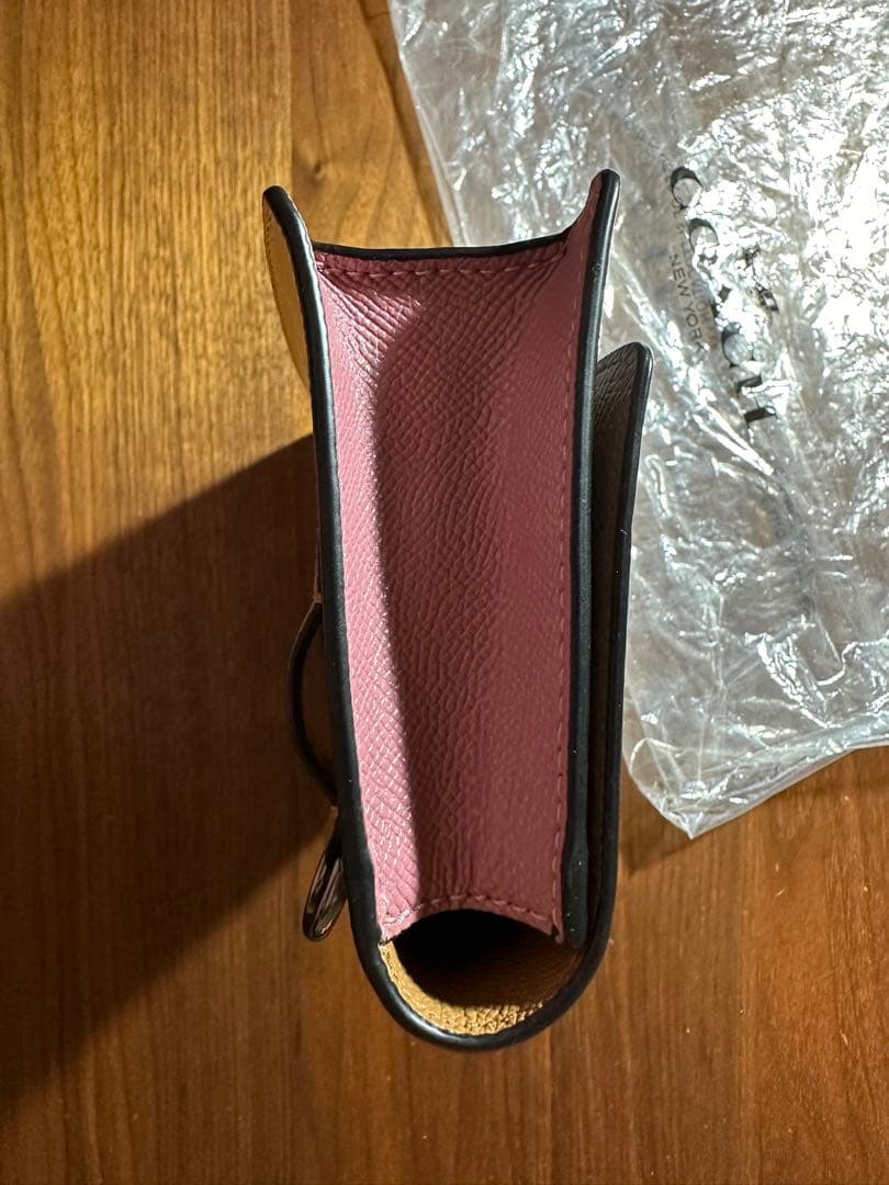 COACH イエロー・ネイビー ・ピンク　クラッチバック☆即日発送☆