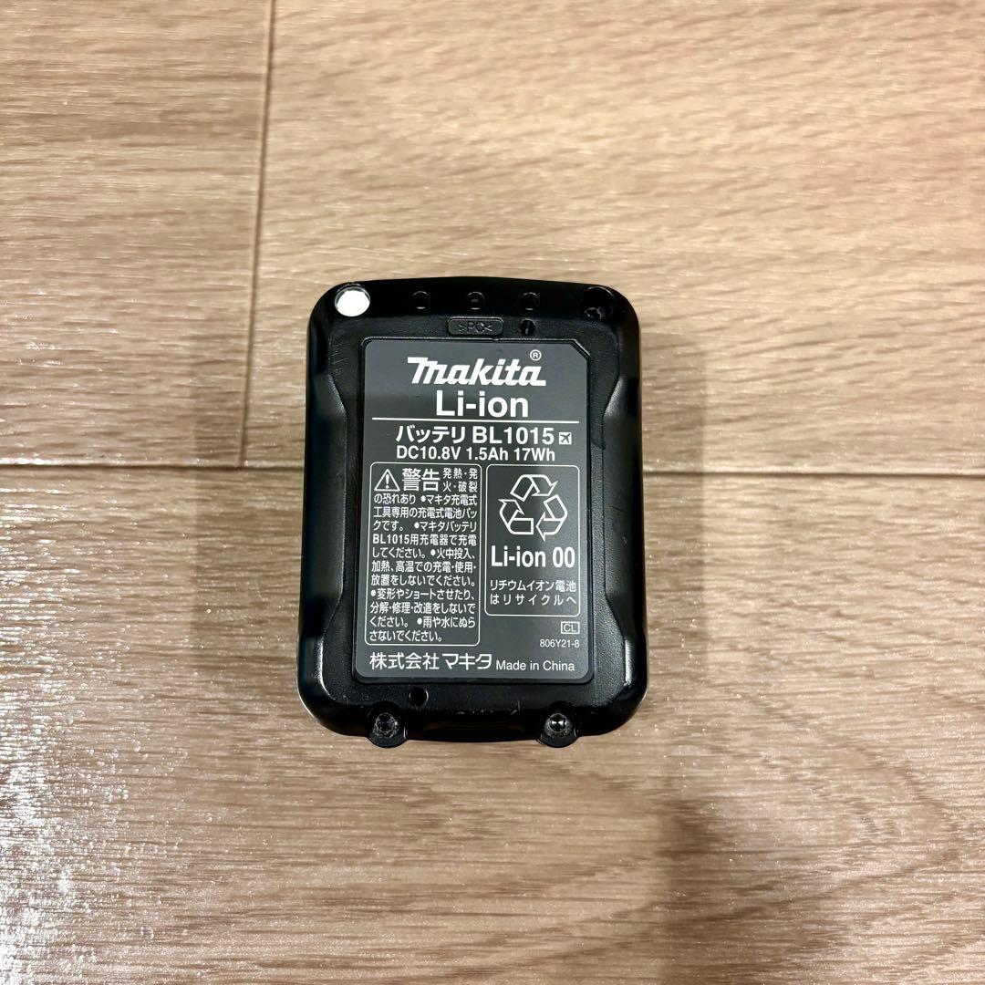 【マキタ】　コードレス掃除機　【Makita】