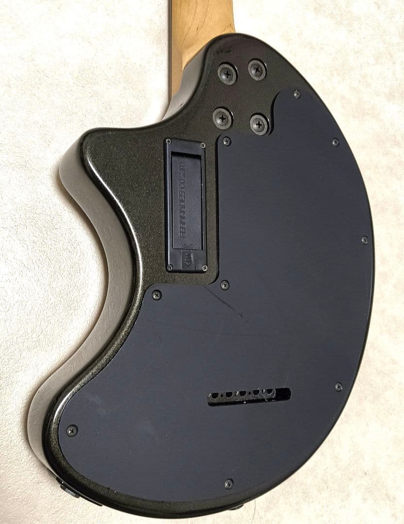 【超美品】ZO-3 芸達者 MB アンプ内蔵ミニギター 専用ソフトケース付