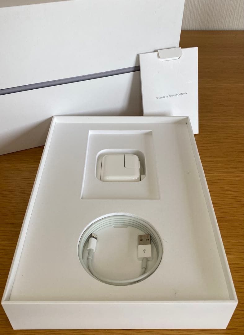 【未使用に近い】iPad 第7世代 128GB iPad本体　付属品完備