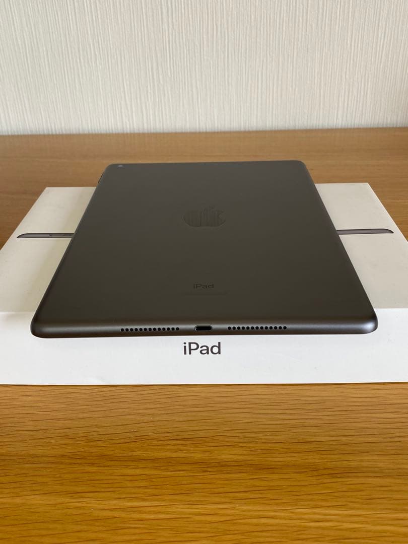 【未使用に近い】iPad 第7世代 128GB iPad本体　付属品完備