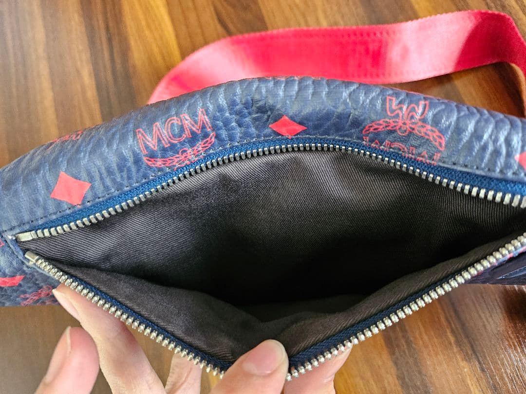 MCM ボディバッグ ネイビー/レッド