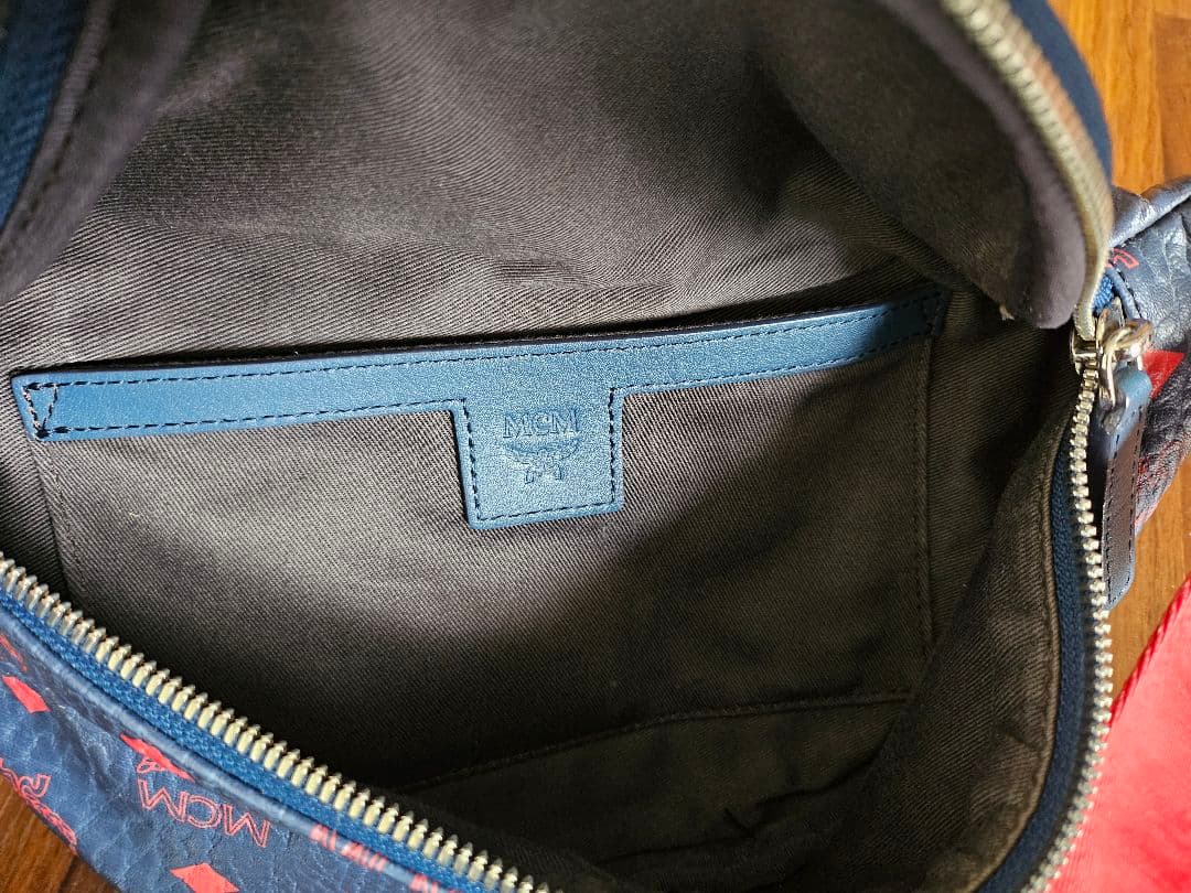 MCM ボディバッグ ネイビー/レッド