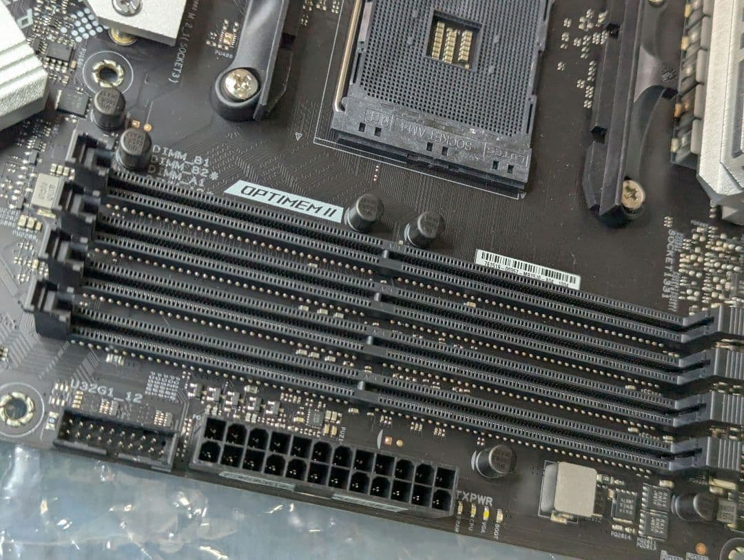マザーボード ASUS ROG STRIX B550-A GAMING AM4