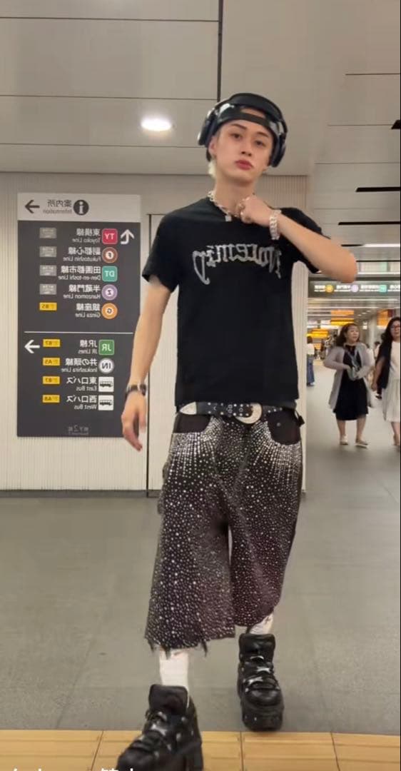 1番人気　NOREMID RHINESTONE TEE -BLACK-