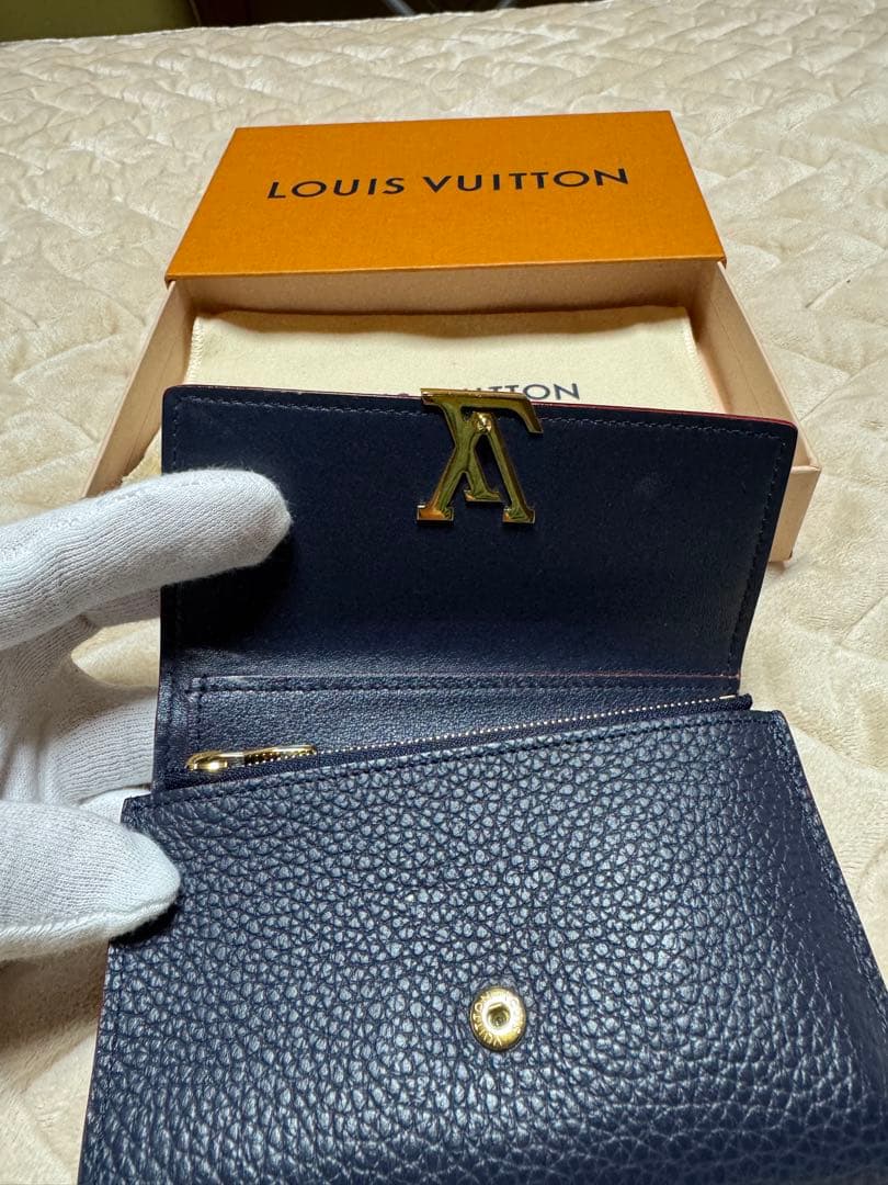 Louis Vuitton ネイビー 三つ折り財布　ネーム刻印あり