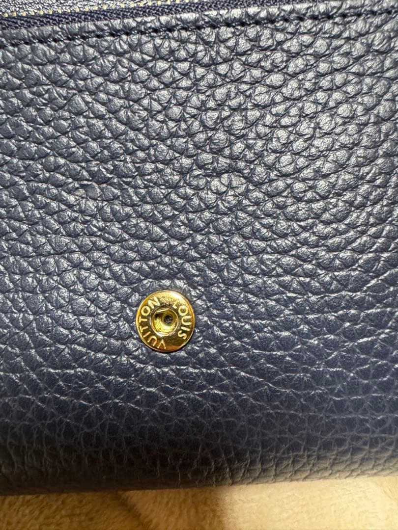 Louis Vuitton ネイビー 三つ折り財布　ネーム刻印あり