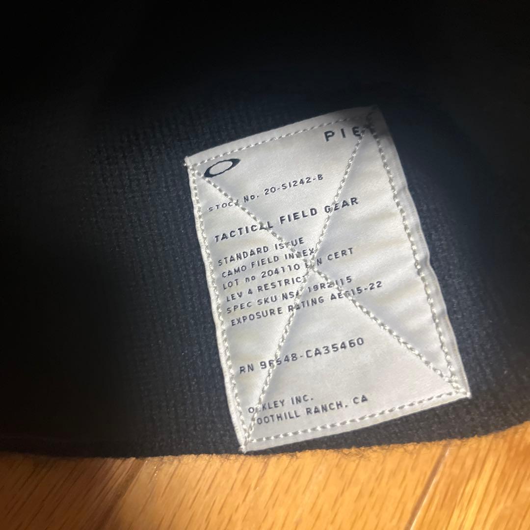 希少 Oakley TACTICAL FIELD GEAR ニット帽