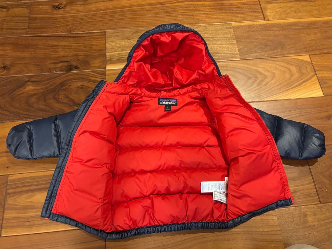 Patagonia フード付きダウンジャケット