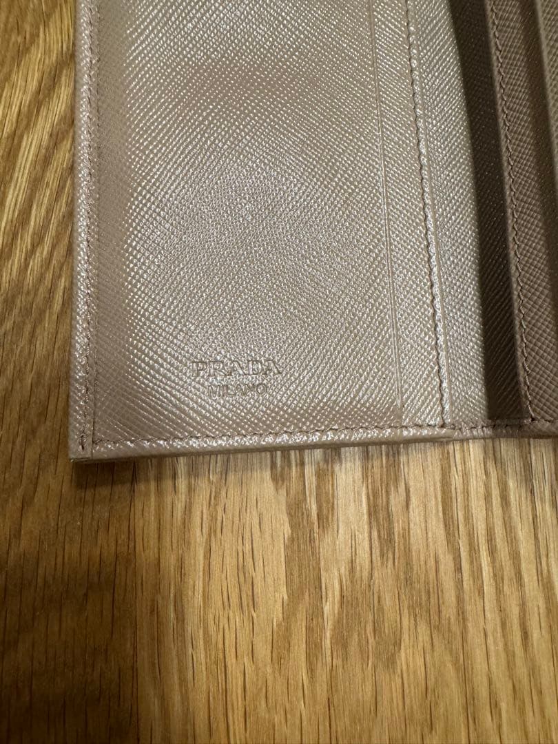 PRADA サフィアーノレザー 名刺入れ ベージュ